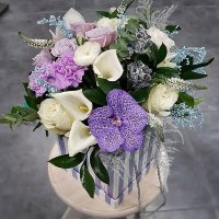 Цветы в коробке